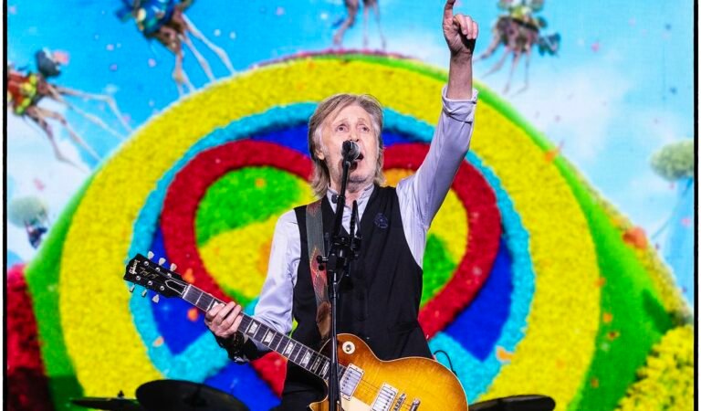 Em turnê pelo Brasil, Paul McCartney esbanja brasilidade e cresce 70% em Streams