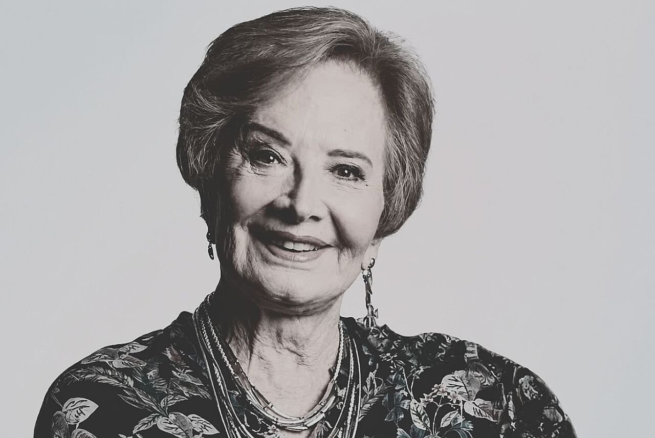 Glória Menezes