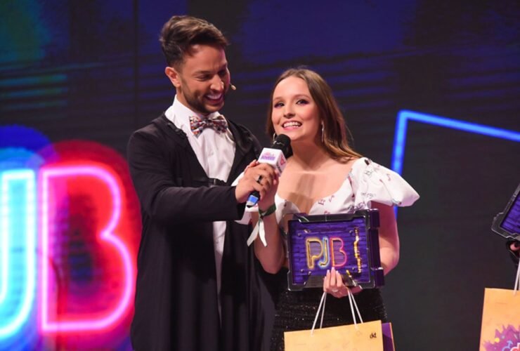 Guto e Larissa Manoela