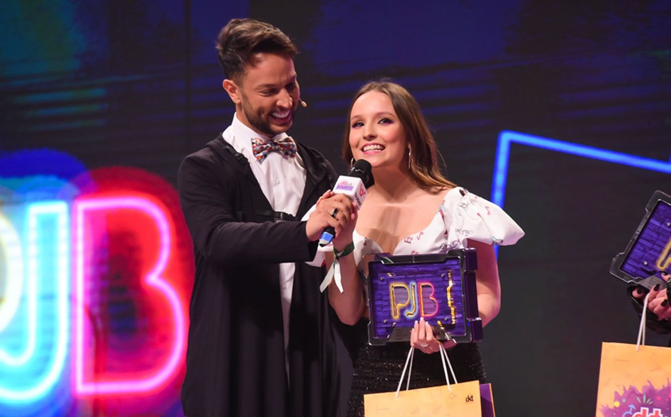 Guto e Larissa Manoela